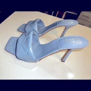 Vince Caumto Blue pumps